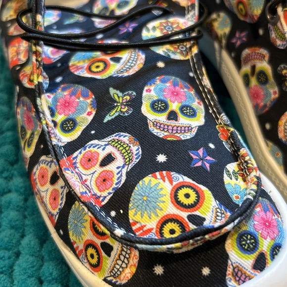 NWOT Sugar skull canvas shoes - Picture 2 of 9